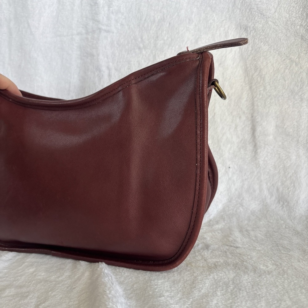 Vintage COACH Soho Swinger Bag Burgundy Red Leather Crossbody 90s USA - Picture 4 of 16